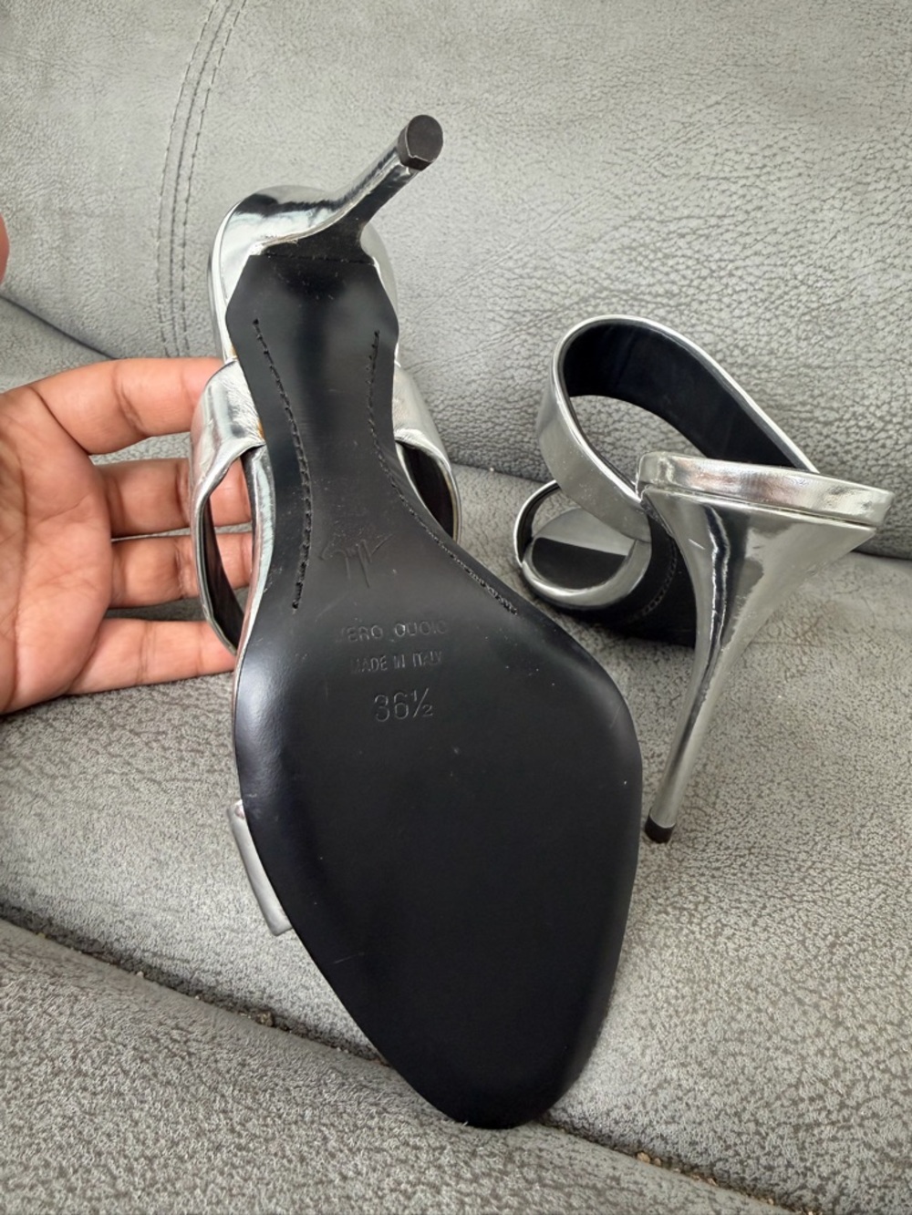 Giuseppe Zanotti Metallic Silver Two-Band Slide Heels - Picture 4 of 5